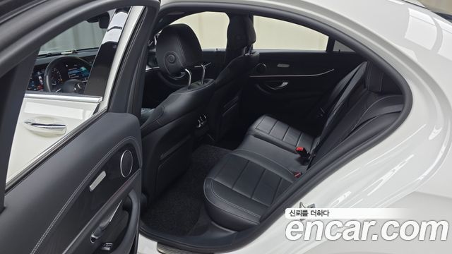 Mercedes-Benz E-Class 2023 — photo 16