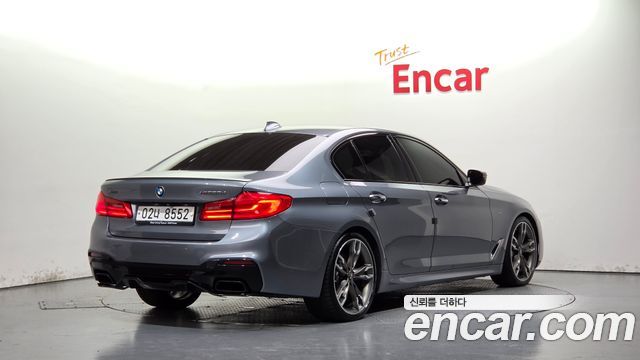 BMW 5-Series 2018 — photo 2