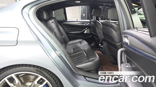 BMW 5-Series 2018 — photo 12