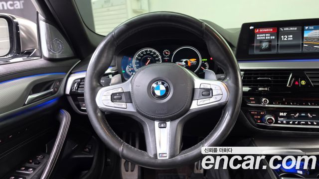 BMW 5-Series 2018 — photo 13