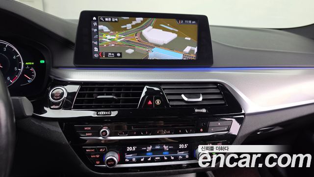 BMW 5-Series 2018 — photo 14