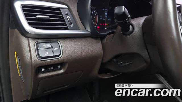 Kia K5 2019 — photo 30