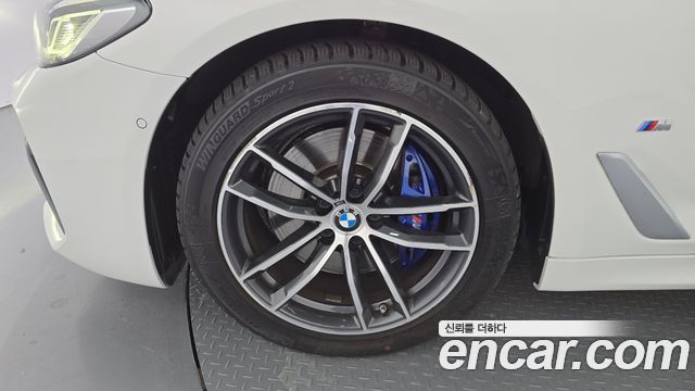 BMW 5-Series 2022 — photo 5