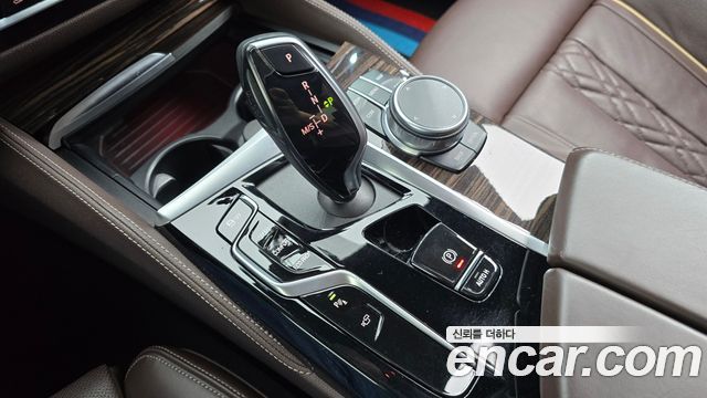 BMW 5-Series 2022 — photo 9