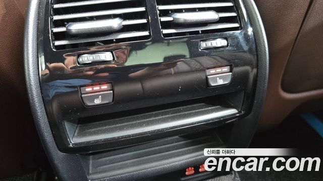 BMW 5-Series 2022 — photo 20