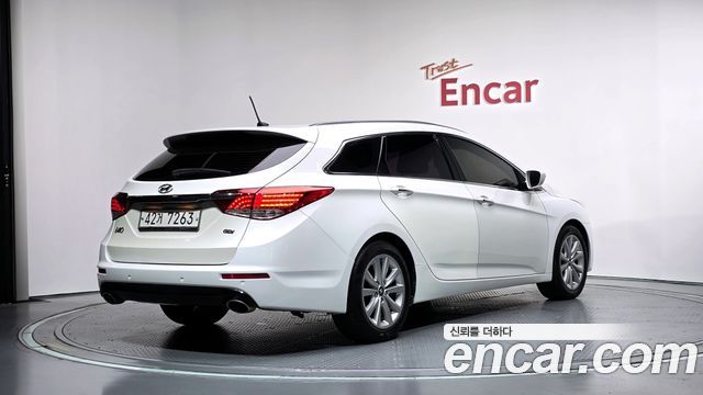 Hyundai i40 2012 — photo 2