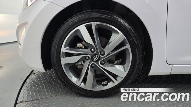 Hyundai AVANTE 2016 — photo 5