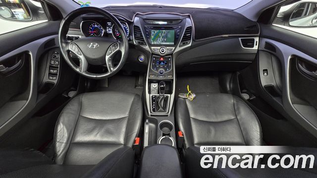 Hyundai AVANTE 2016 — photo 10