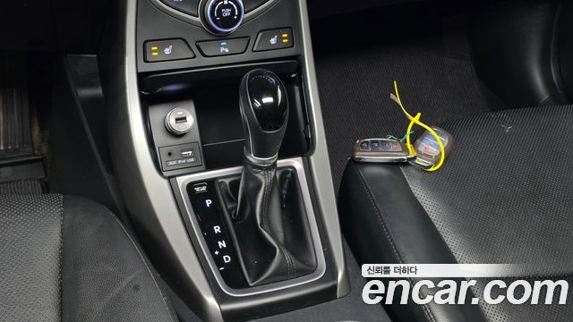 Hyundai AVANTE 2016 — photo 12