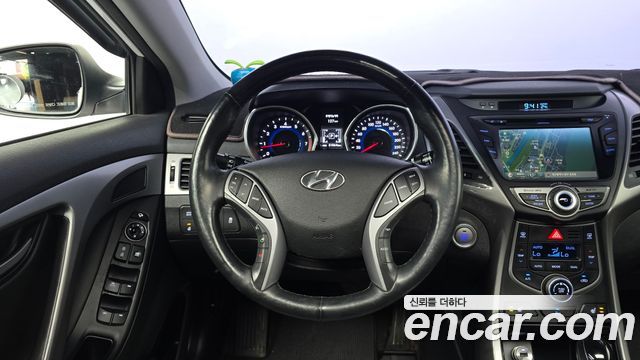 Hyundai AVANTE 2016 — photo 19