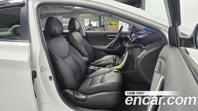 Hyundai AVANTE 2016 — photo 16