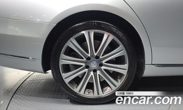 Mercedes-Benz E-Class 2017 — photo 5
