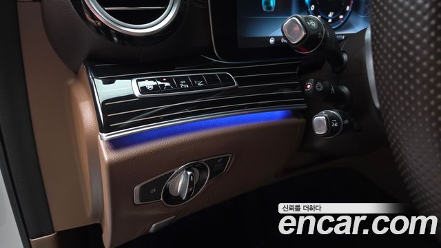 Mercedes-Benz E-Class 2017 — photo 27