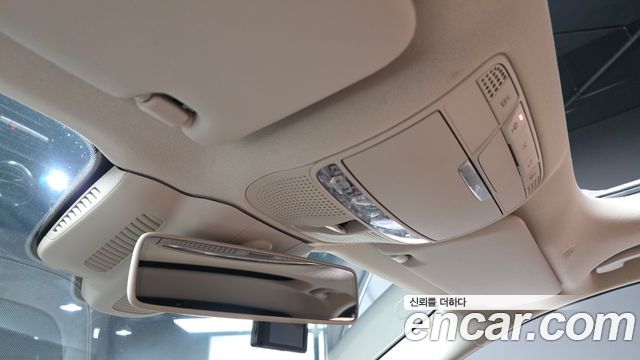Mercedes-Benz E-Class 2017 — photo 28