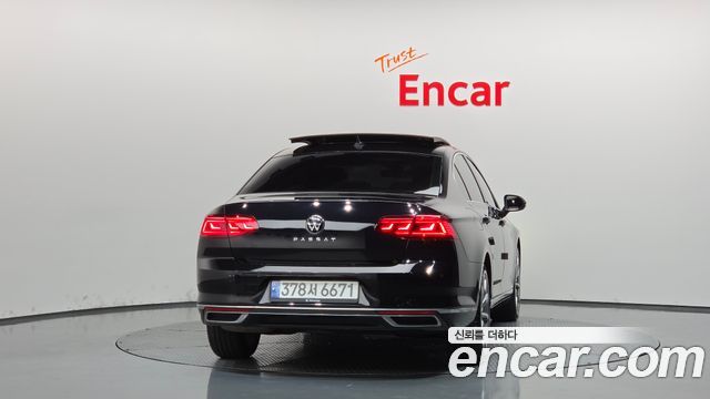 Volkswagen Passat 2022 — photo 4