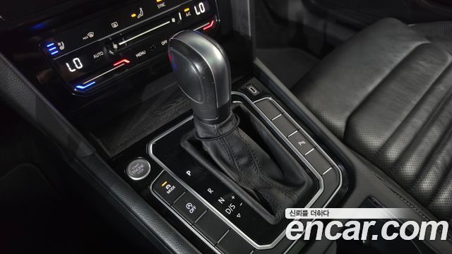 Volkswagen Passat 2022 — photo 12