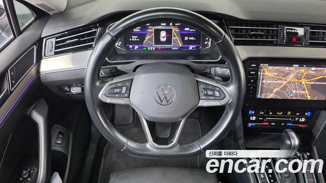 Volkswagen Passat 2022 — photo 19