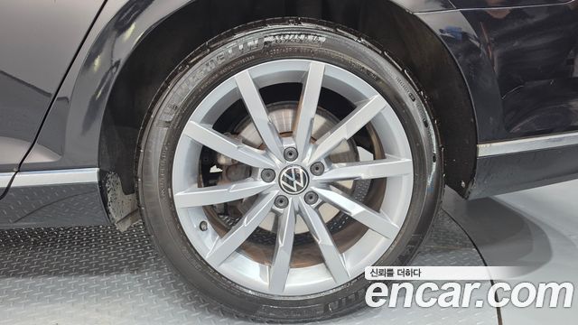 Volkswagen Passat 2022 — photo 7