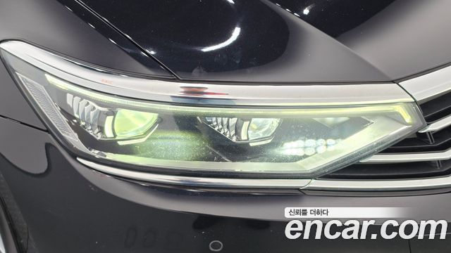 Volkswagen Passat 2022 — photo 8