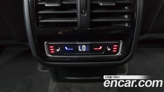 Volkswagen Passat 2022 — photo 33
