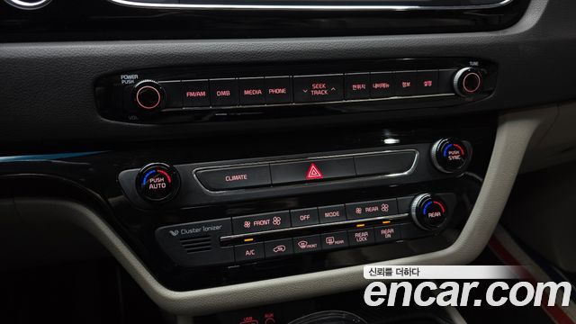 Kia Canival 2016 — photo 22