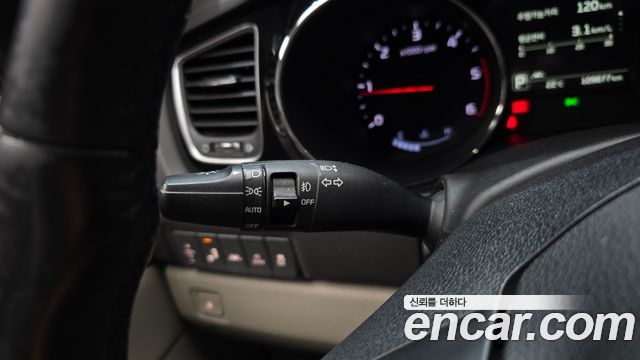 Kia Canival 2016 — photo 24