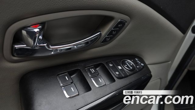 Kia Canival 2016 — photo 26