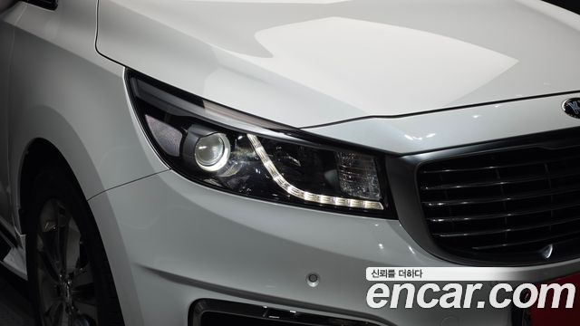 Kia Canival 2016 — photo 8