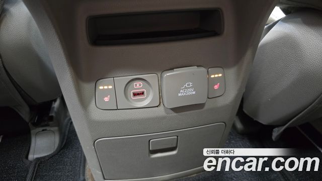 Kia Canival 2016 — photo 29