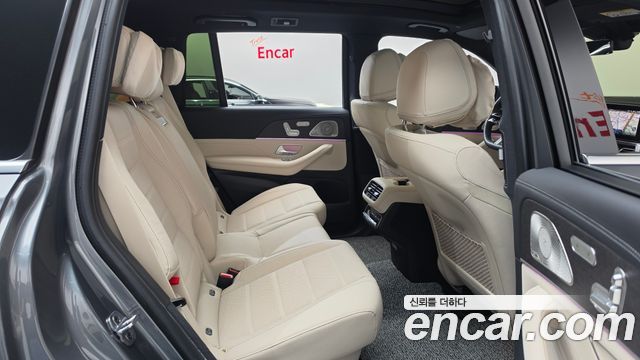 Mercedes-Benz GLS-Class 2025 — photo 17