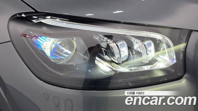 Mercedes-Benz GLS-Class 2025 — photo 8