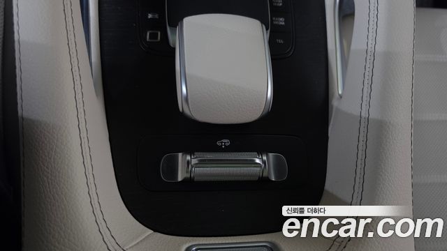 Mercedes-Benz GLS-Class 2025 — photo 32
