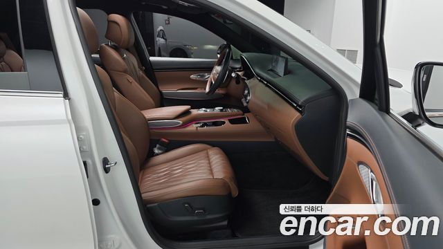 Genesis GV70 2023 — photo 17