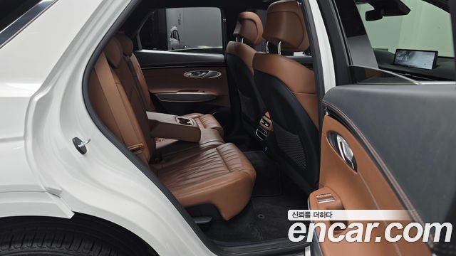 Genesis GV70 2023 — photo 18
