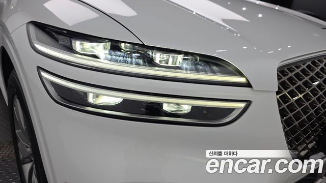 Genesis GV70 2023 — photo 8