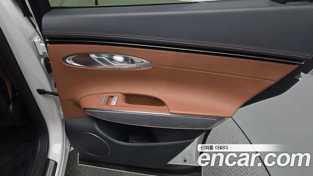 Genesis GV70 2023 — photo 15