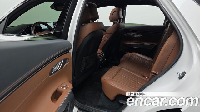 Genesis GV70 2023 — photo 16
