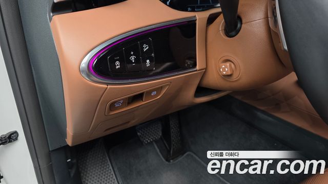 Genesis GV70 2023 — photo 28