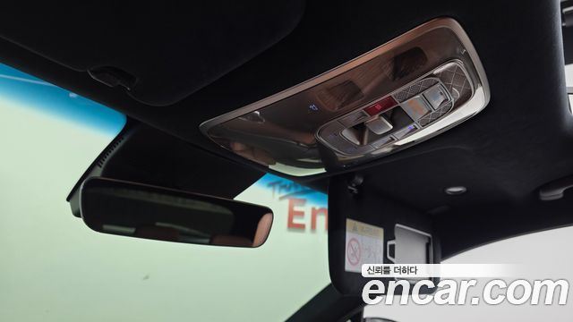 Genesis GV70 2023 — photo 30