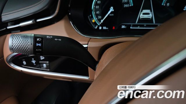 Genesis GV70 2023 — photo 31