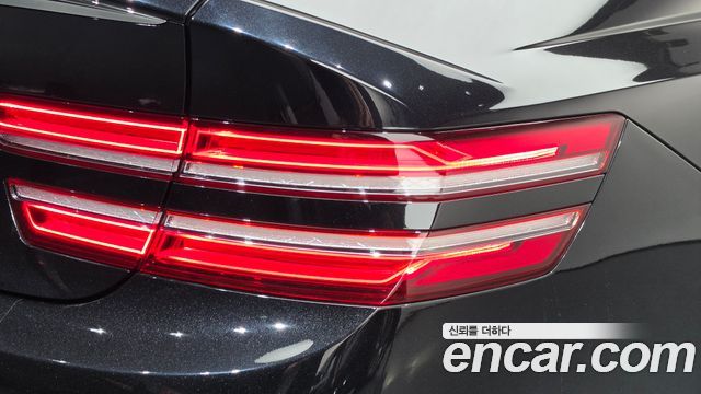 Genesis G80 2022 — photo 8