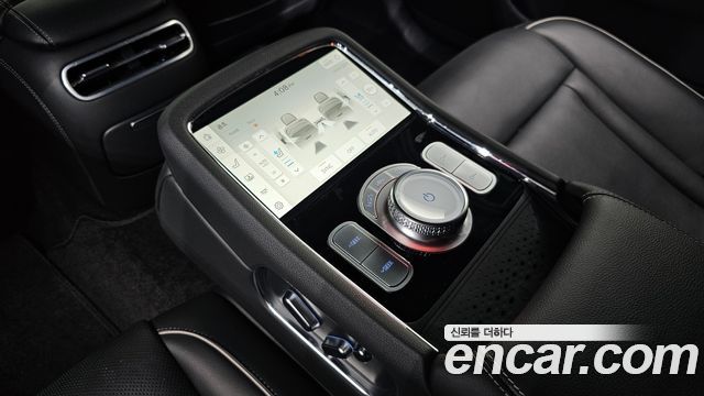 Genesis G90 2022 — photo 24