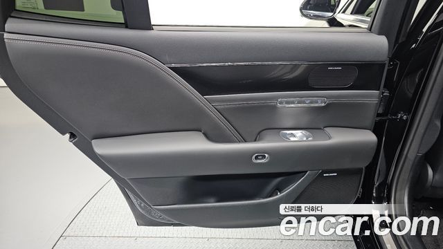 Genesis G90 2022 — photo 15