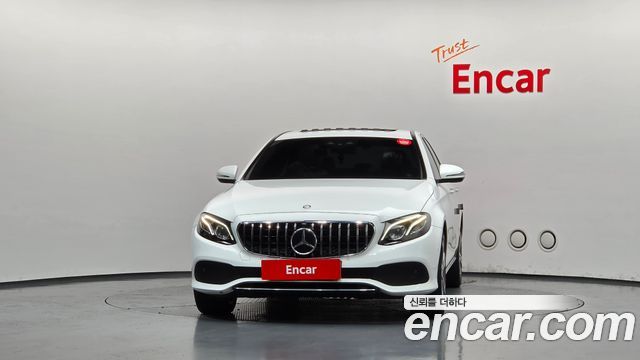 Mercedes-Benz E-Class 2019 — photo 3