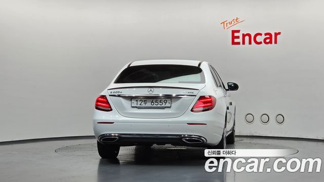 Mercedes-Benz E-Class 2019 — photo 4