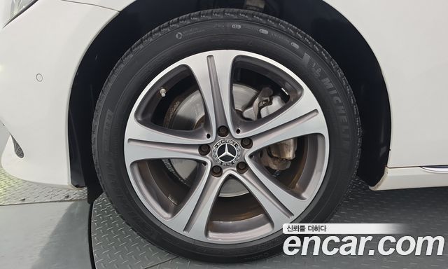 Mercedes-Benz E-Class 2019 — photo 5