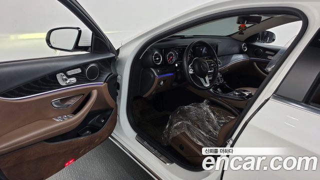 Mercedes-Benz E-Class 2019 — photo 13
