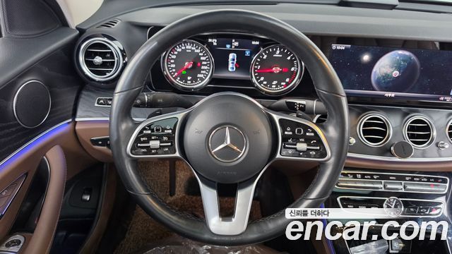 Mercedes-Benz E-Class 2019 — photo 19