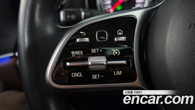 Mercedes-Benz E-Class 2019 — photo 22