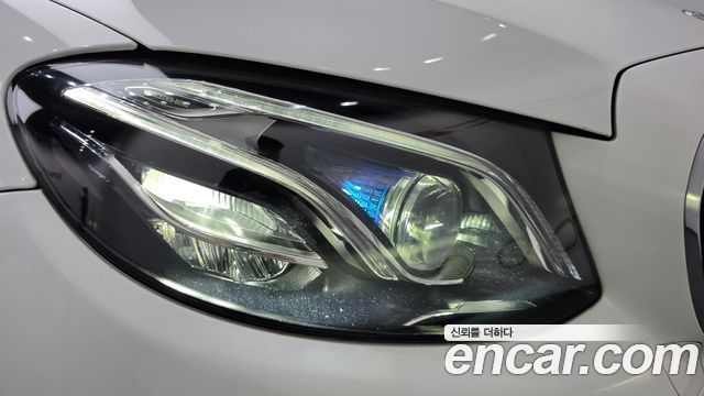 Mercedes-Benz E-Class 2019 — photo 8
